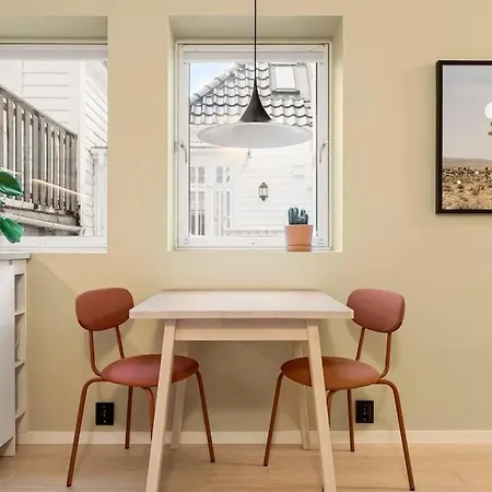 Fresh Apartment, A Short Walk From Bryggen *